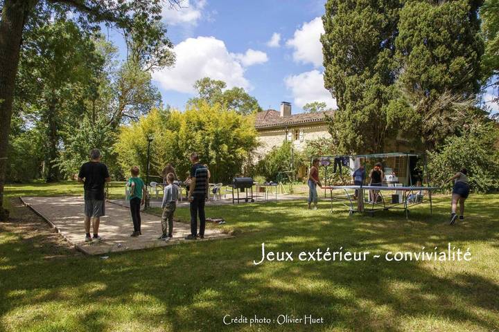 Location de vacances pour 13 personnes, avec piscine ainsi que jardin et terrasse, animaux acceptés à Crastes - 3