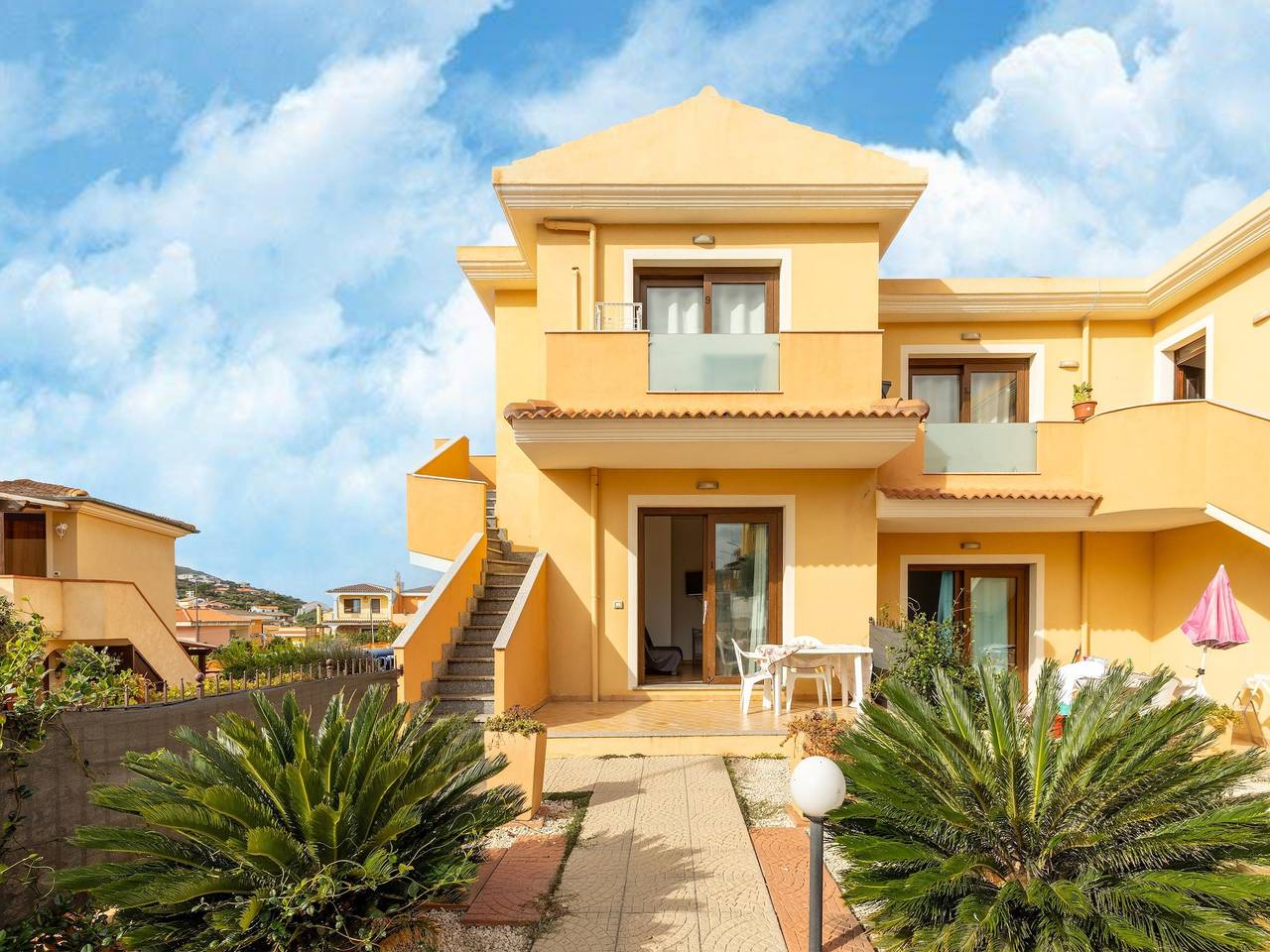 Ganze Wohnung, In einer Wohnung mit privater Terrasse und Klimaanlage in Lu Bagnu, Castelsardo
