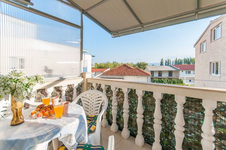 Apartament wakacyjny dla 2 osób, z balkon/ taras w Duće