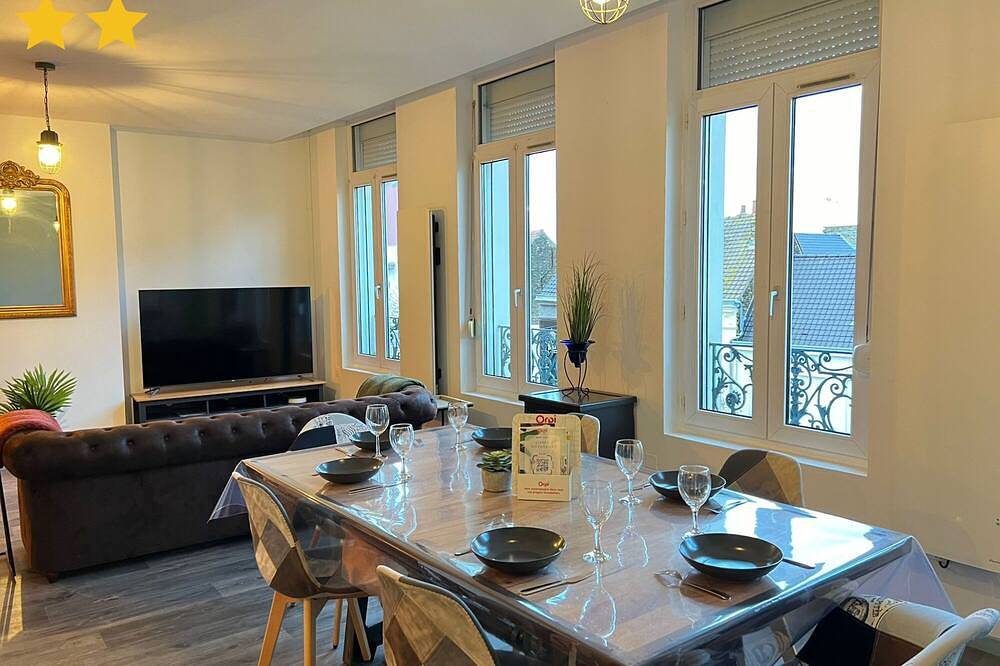 Entire apartment, Le Roof Top Jacquard in Calais, Calais region