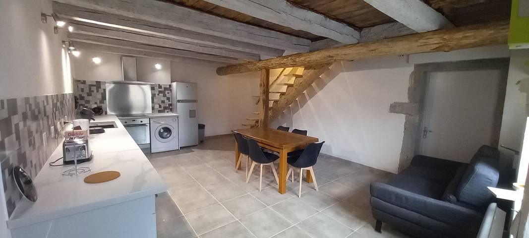 Gîte pour 6 personnes, avec terrasse à Meussia