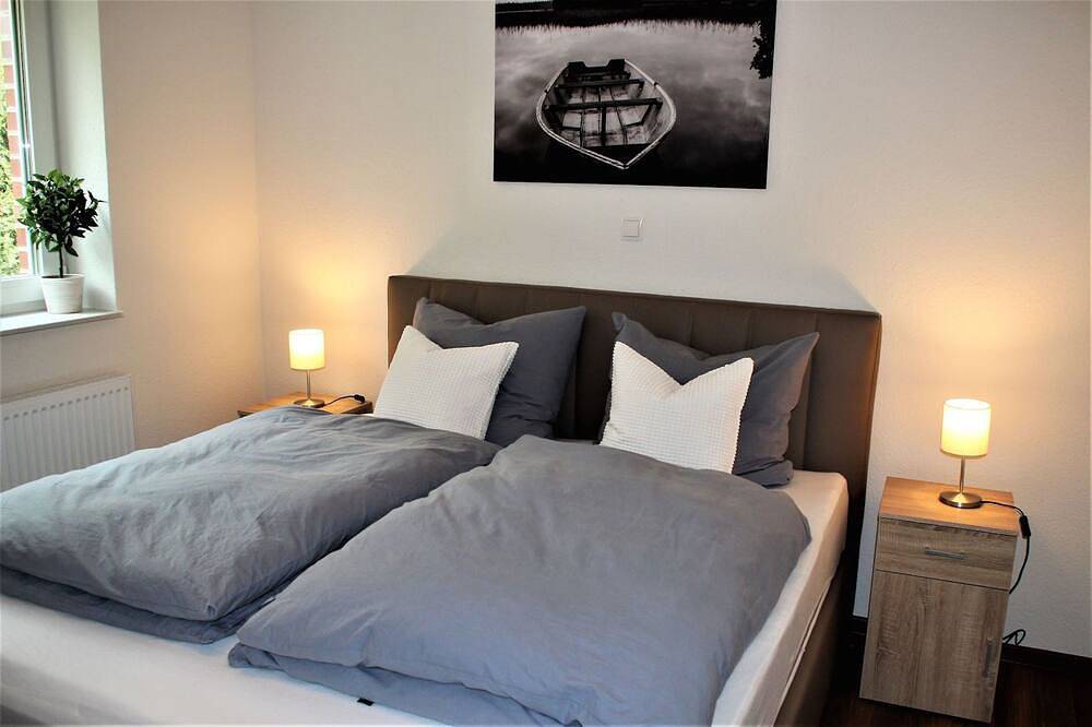 Ganze Wohnung, Wunderschöne Ferienwohnung \"Heideblick\" direkt am Stausee in Thülsfelder Stausee, Friesoythe