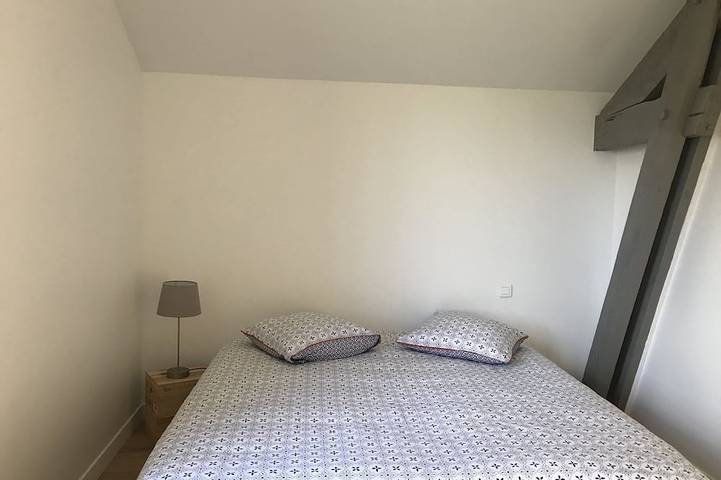 Gîte pour 5 personnes, avec piscine et jacuzzi ainsi que terrasse et jardin à Fronsac - 2