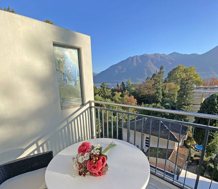 Ferienwohnung für 2 Personen, mit Balkon und Seeblick sowie Ausblick in Minusio - 2