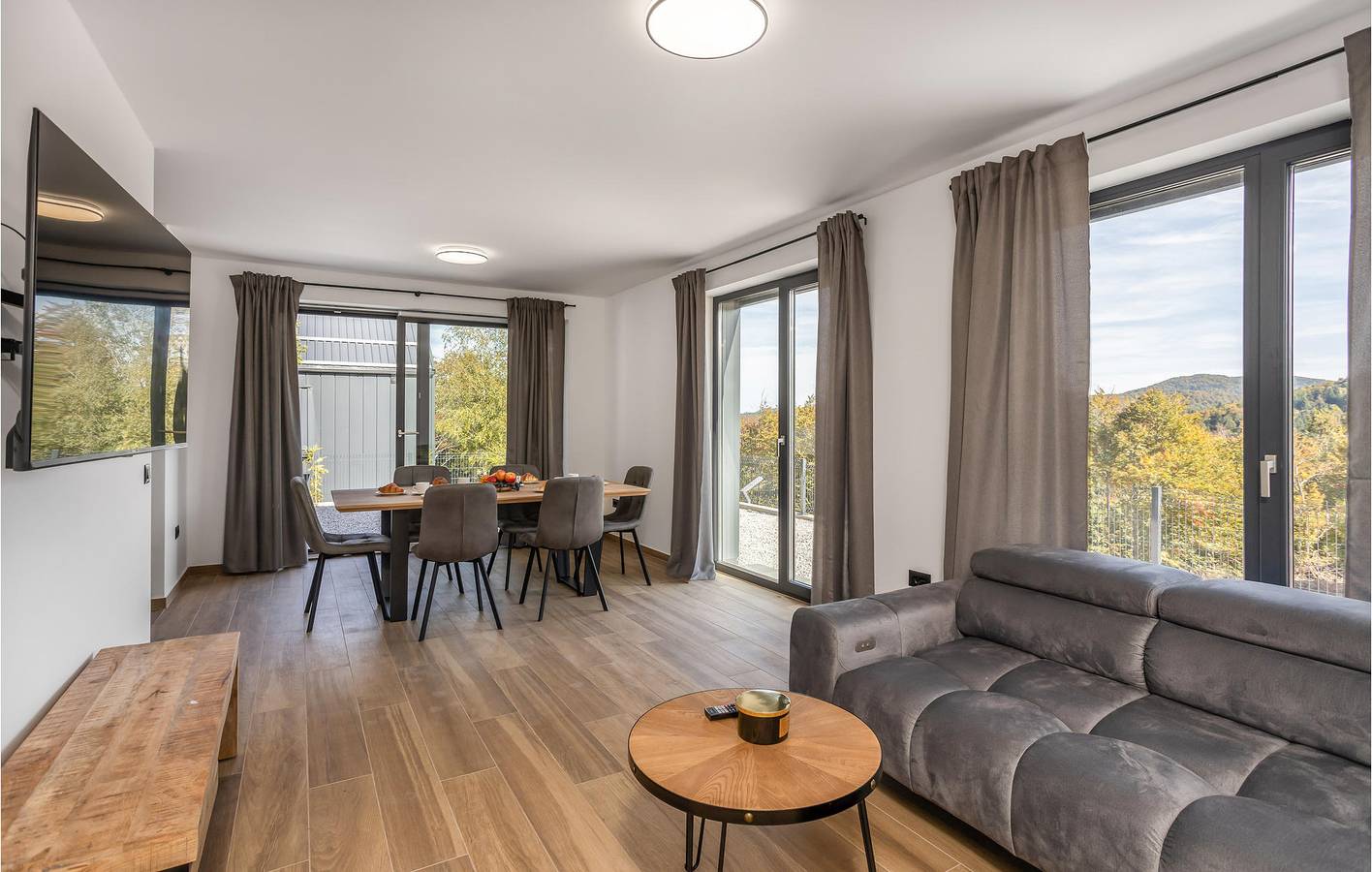 Stilvolle 1-Zimmer-Wohnung mit Sauna, Terrasse und malerischer Aussicht in Delnice, Primorje-Gorski Kotar