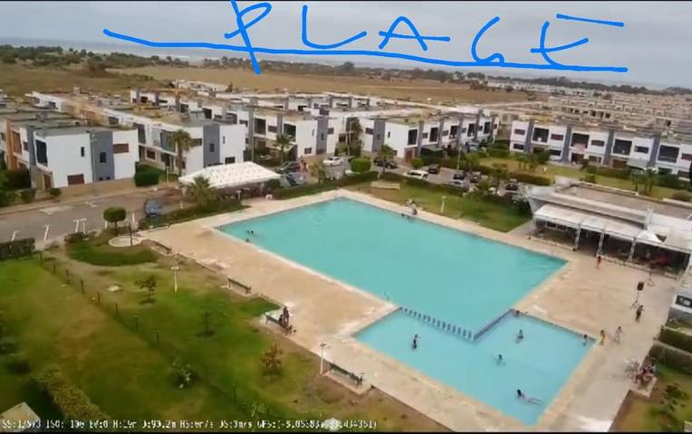 Villa pour 8 personnes, avec piscine et balcon