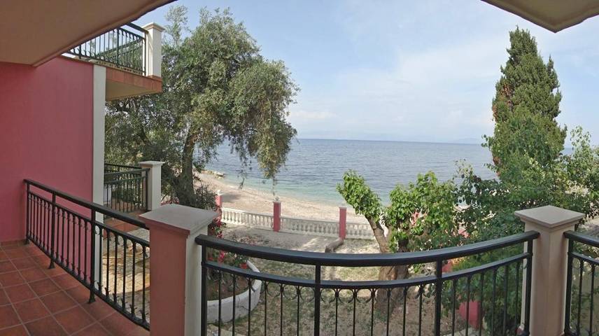 Appart’hôtel pour 3 personnes, avec Balcon et Terrasse ainsi que Jardin et Vue