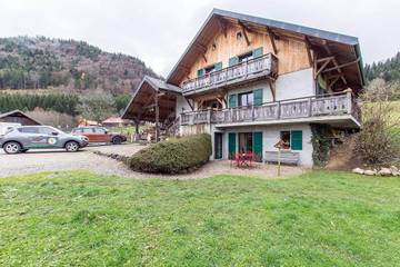 Gîte pour 6 personnes, avec jardin ainsi que vue sur le lac et balcon à Orcier