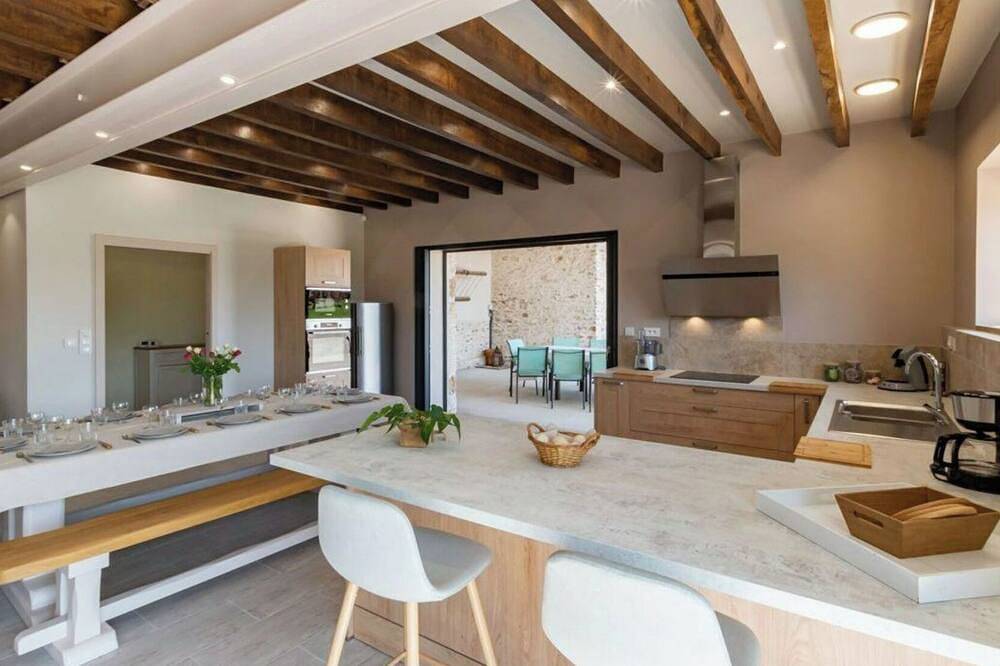 Charming 4-star gite on a farm in Champagne, private Jacuzzi in Châtillon-sur-Morin, Marne