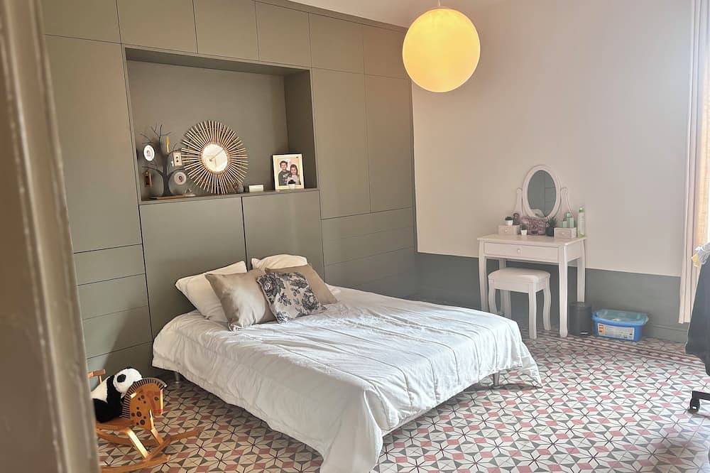 Ideal for Avignon festival Magnificent Mas with swimming pool and jacuzzi in Althen-des-Paluds, Vaucluse