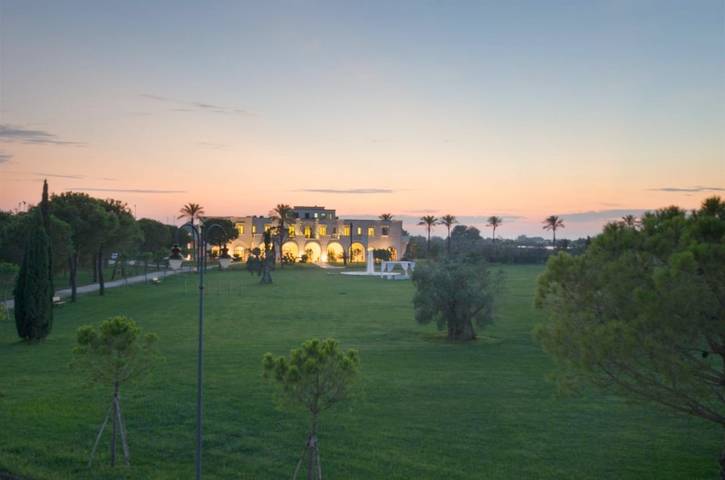 Casa vacanza per 6 persone, con piscina e giardino in Tuglie