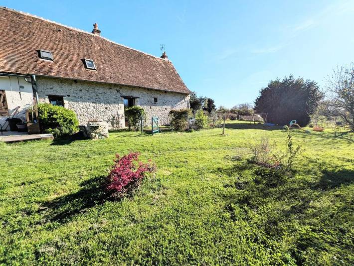 Location de vacances pour 2 personnes, avec terrasse ainsi que piscine et vue à Tournon-Saint-Pierre