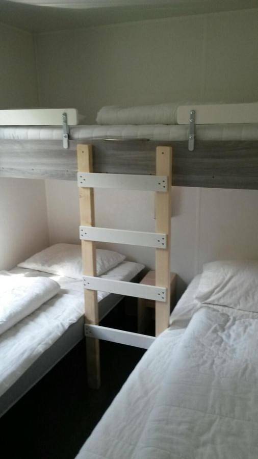 Camping pour 4 personnes, avec jardin ainsi que vue et piscine à Roquebrune-sur-Argens - 4