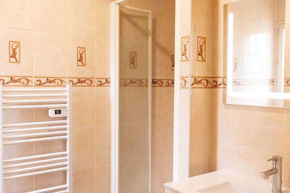 Apartamento entero, Apartamento con Encanto cerca (París, Charles de Gaulle Disney Airport) in Clichy-sous-Bois, Sena-Saint Denis