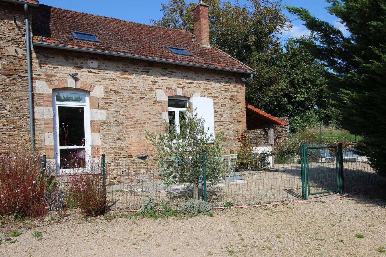 Gîte aux fleurs in Saint-Aurélien, Région de Limoges