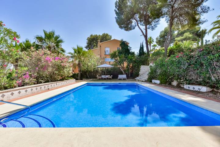 Chalet para 10 personas, con piscina además de terraza y jardín en Comunidad Valenciana