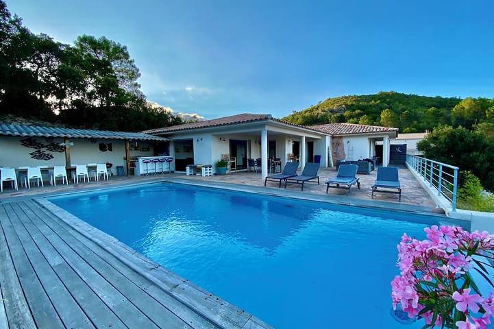 Villa pour 6 personnes, avec jardin et terrasse à Sari-Solenzara