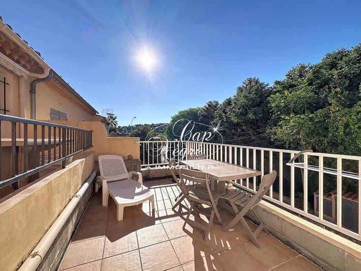 Gîte pour 4 personnes, avec terrasse dans Plage De Sainte Claire