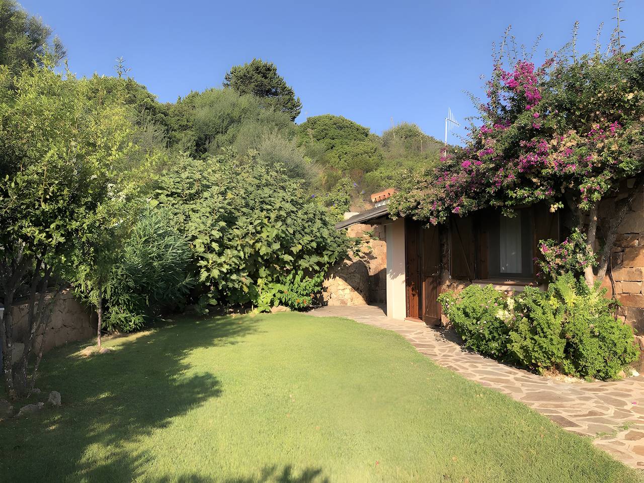 Villetta Oleandro mit Meerblick, privater Terrasse und Garten in Lu Miriacheddu, San Teodoro