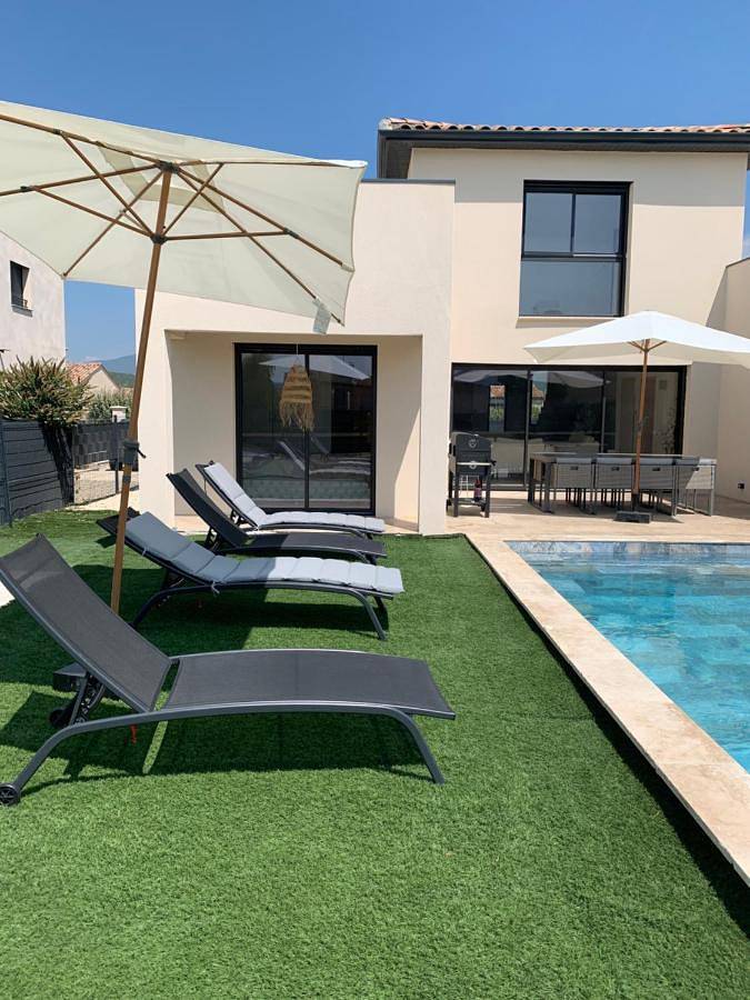 Location de vacances pour 6 personnes, avec piscine ainsi que jardin et vue à Blauvac - 2