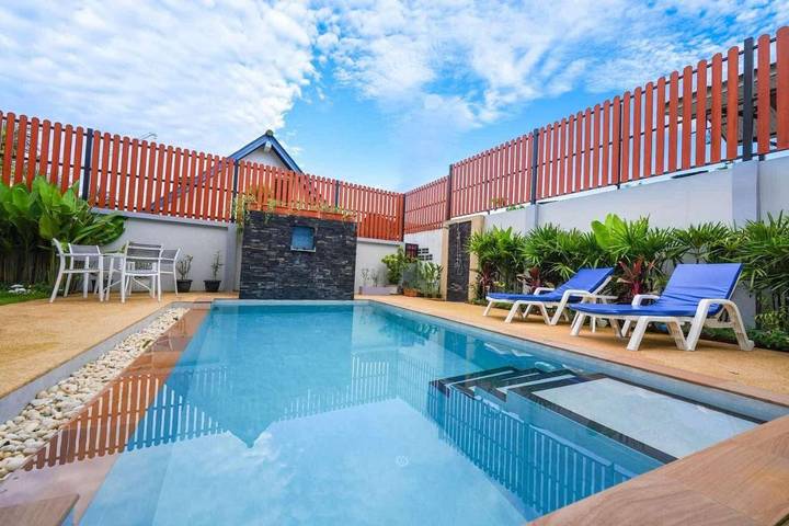 Ferielejlighed for 3 personer, med jacuzzi og balkon samt pool i Phuket