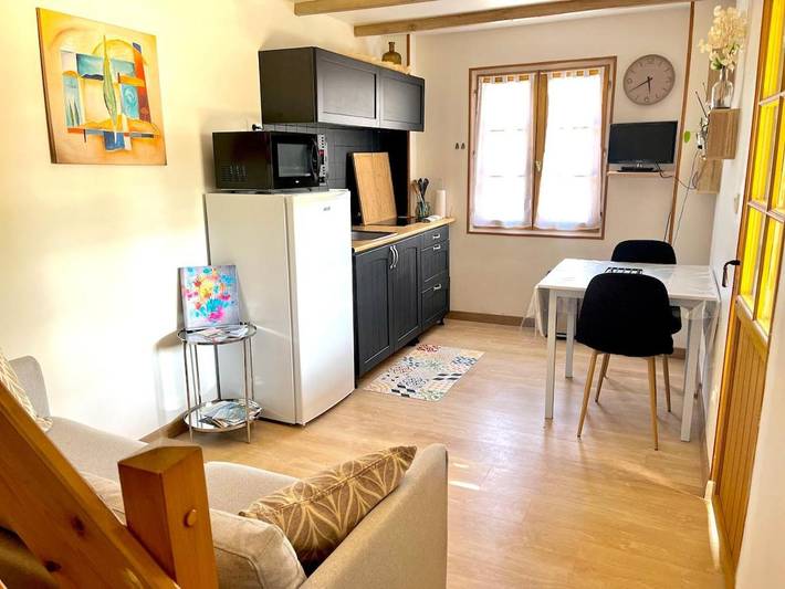 Gîte pour 3 personnes, avec terrasse, animaux acceptés à Favières - 2