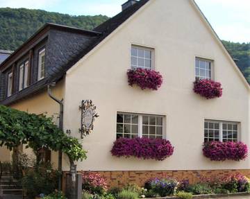 Gîte pour 2 personnes, avec terrasse ainsi que vue et jardin à Ernst