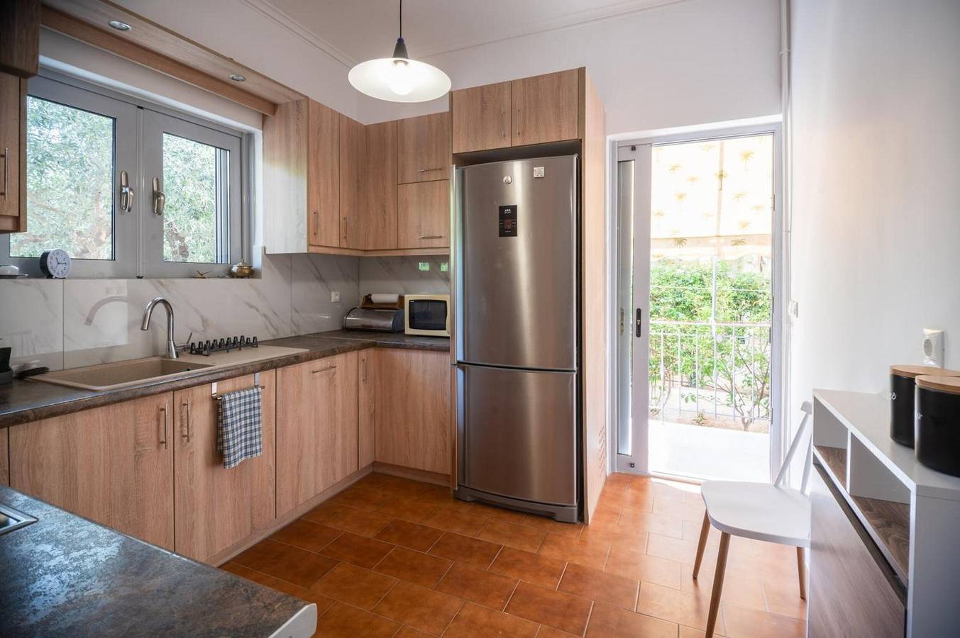 Geheel appartement, Appartement 'Ruby’s House' met Balkon, Wi-Fi en Airconditioning in Glyfada, Zuidelijk deel van Athene