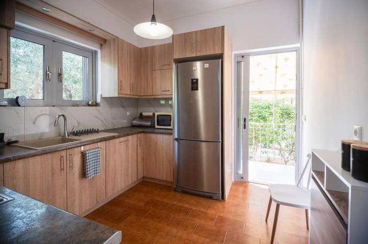 Apartamento entero, Apartamento «Ruby’s House» con Balcón, Wi-Fi y Aire Acondicionado in Glyfada, Sección sur de Atenas