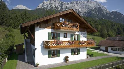 Ferienwohnung für 2 Personen, mit Balkon, kinderfreundlich im Mittenwald