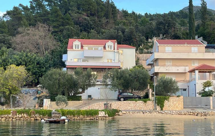 Gîte pour 6 personnes, avec terrasse à Slano - 2