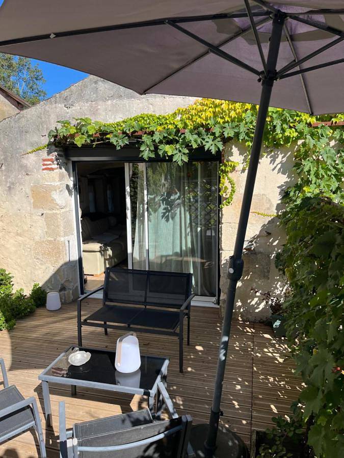 Gîte pour 3 personnes, avec jardin à Saint-Germain-l'Aiguiller