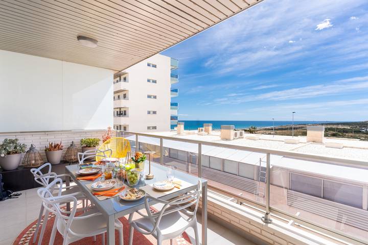 Appartement de vacances pour 4 personnes, avec piscine et terrasse