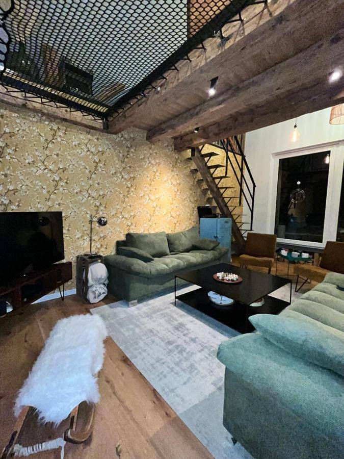 Gîte pour 13 personnes, avec jardin, animaux acceptés à Granges-Narboz