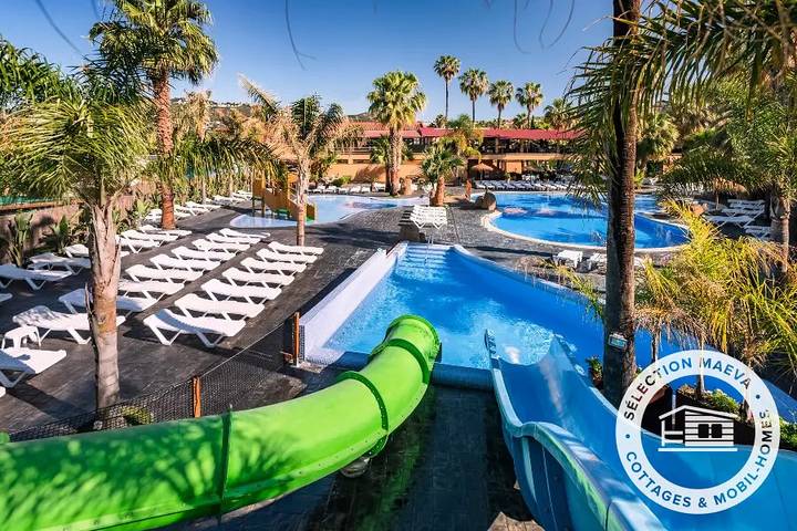 Wohnwagen für 4 Personen, mit Terrasse und Pool in Pineda de Mar - 3