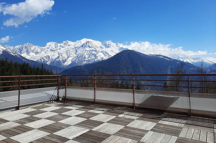 Gîte pour 8 personnes, avec Balcon ainsi que Jardin et Piscine dans Plateau d'Assy