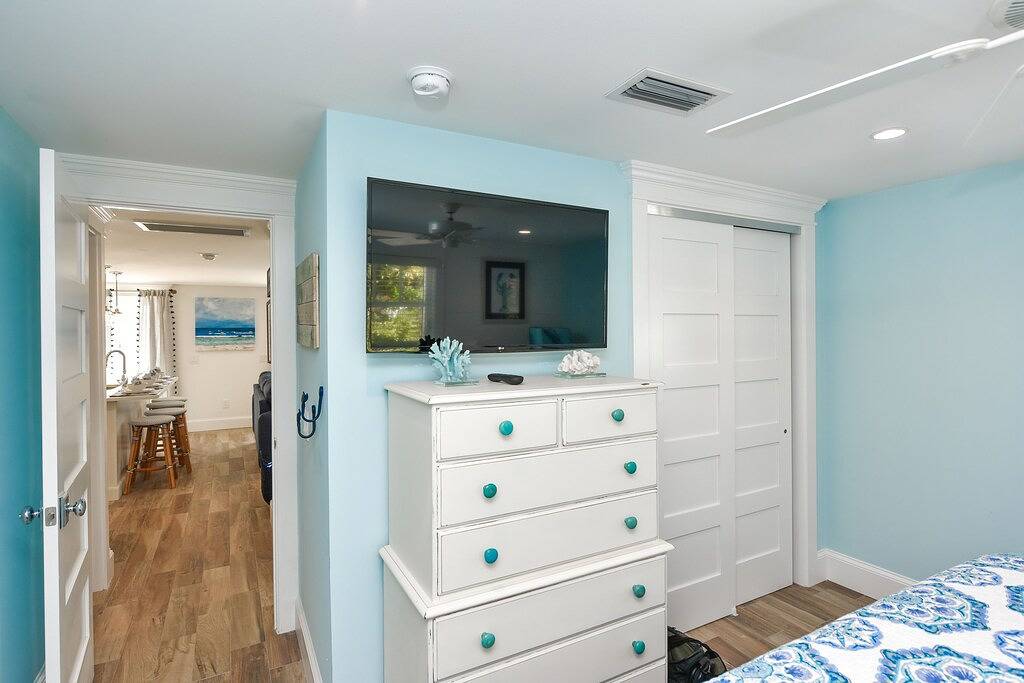 Erstaunliche Strandhütte - Für 8 Personen in Betten. Weniger als 1 Block zum Strand. in Sarasota Beach, Siesta Key