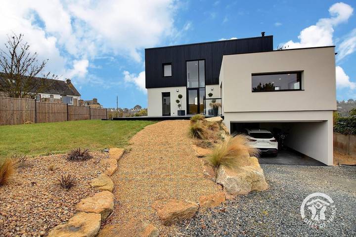 Gîte pour 6 personnes, avec terrasse et sauna ainsi que jardin et jacuzzi dans Saint-Brieuc - 2