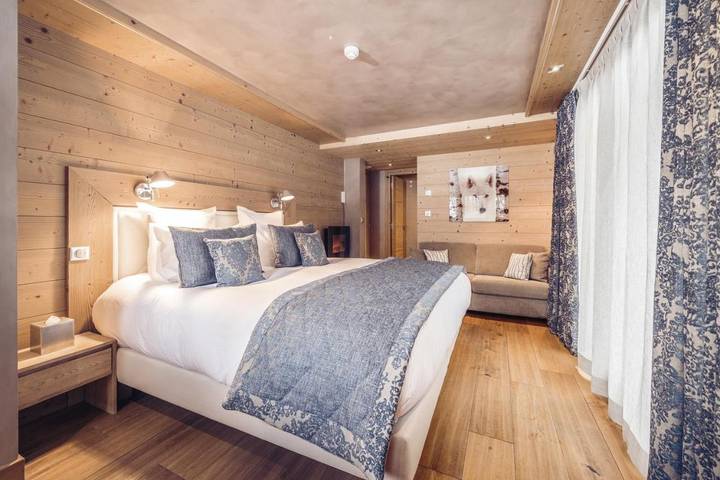 Gîte pour 10 personnes, avec vue ainsi que jardin et sauna, animaux acceptés dans Courchevel 1300 (Le Praz) - 2