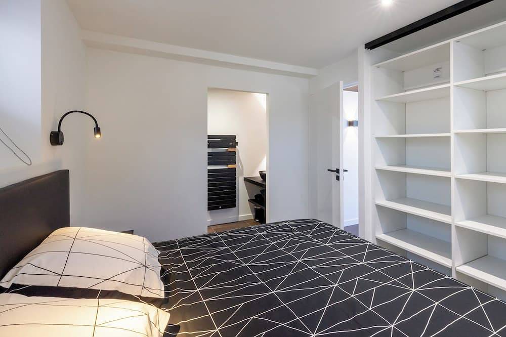 Entire apartment, Le Ruthénois T2 with terrace rated 3 stars in Rodez, Massif Central