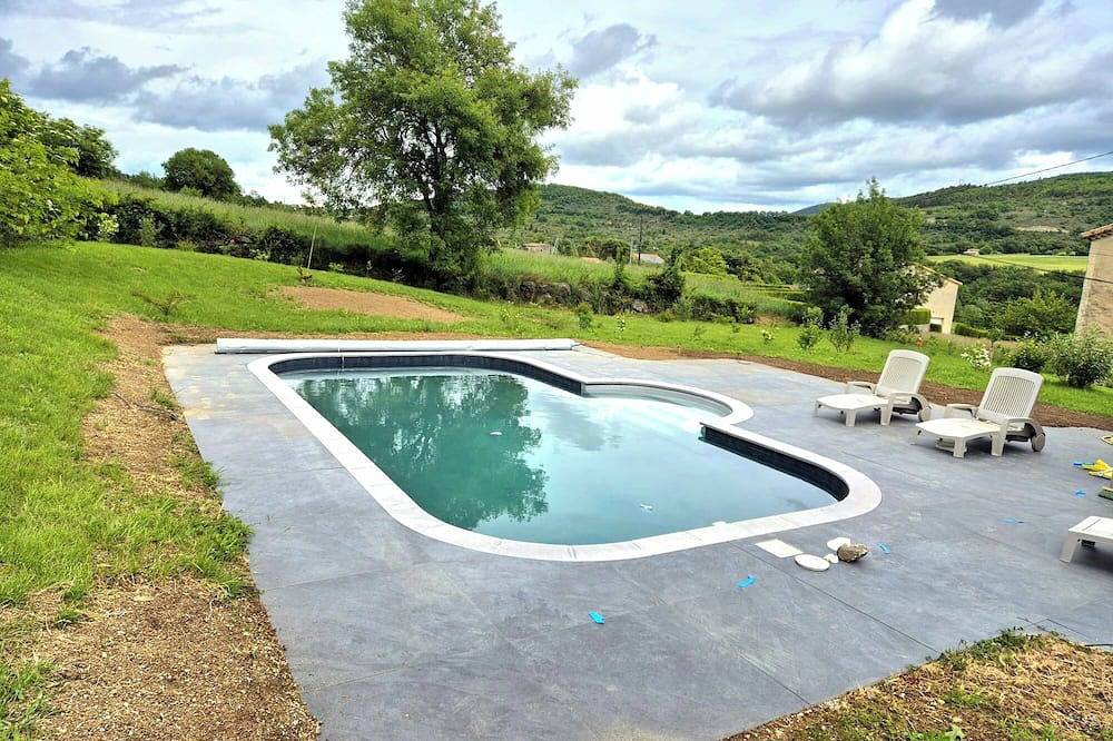 Gîte de la Fruitière : Piscine et charme ardéchois in Saint-Vincent-de-Barrès, Privas (arrondissement)
