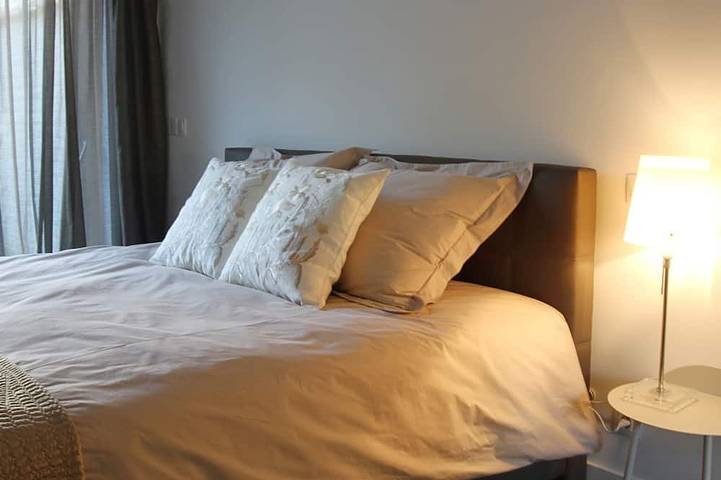 Entire apartment, Magnificent Luxury Apartment in Townhouse -  Garage, Garden, Terrace, near metro in Koekelberg, Flanders