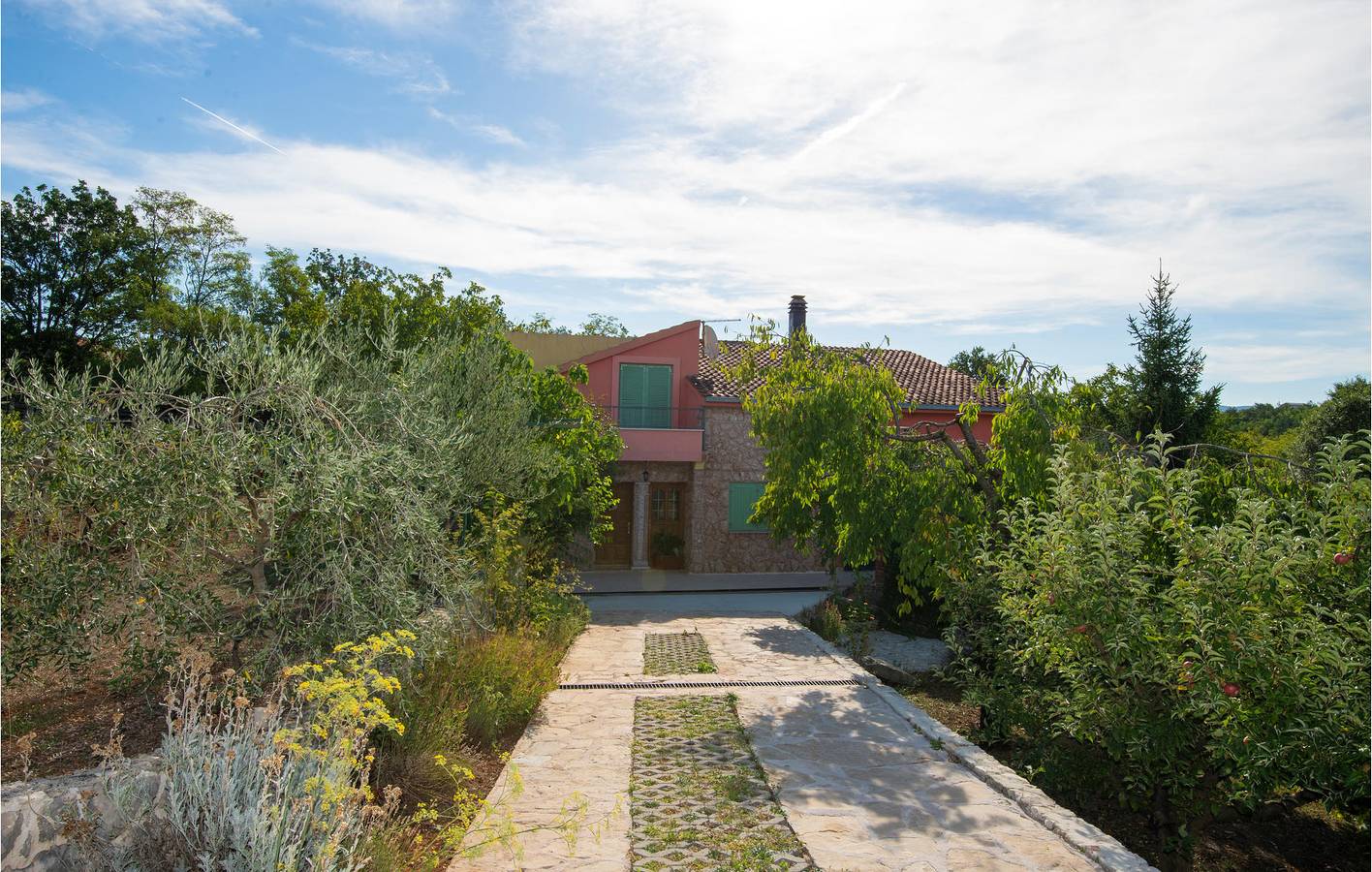 Gemütliche 2-Zimmer-Wohnung mit Terrasse, in der Nähe des Flusses und mit guter Infrastruktur in Imotski, Makarska Riviera