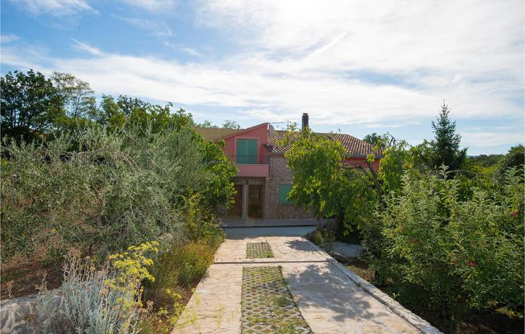 Gemütliche 2-Zimmer-Wohnung mit Terrasse, in der Nähe des Flusses und mit guter Infrastruktur in Imotski, Makarska Riviera