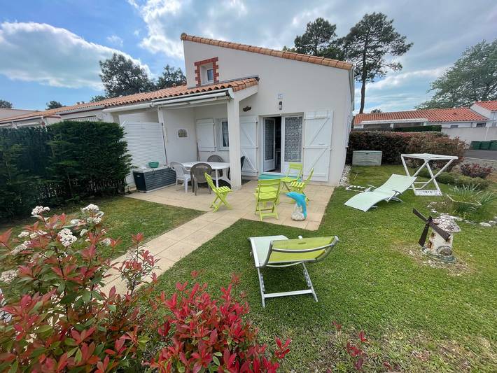 Location de vacances pour 4 personnes, avec Terrasse ainsi que Jardin et Piscine à La Tranche-sur-Mer
