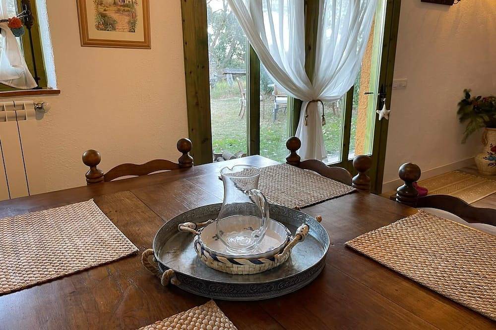 Aurora 2-Bed Cottage - Sleeps 4 - Montseny Park in Arbucias, Parque natural del Montseny