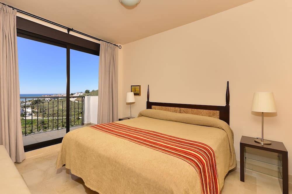 Hel lejlighed, Exclusive 2 bedrooms apartment side sea view in Torrox Costa, Torrox