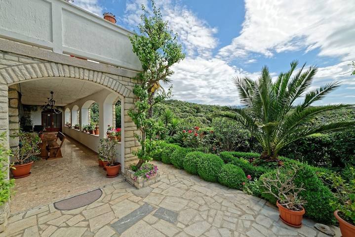 Appartement entier, Appartement de vacances pour 4 personnes avec balcon/terrasse in Ćifnata beach, Kampor