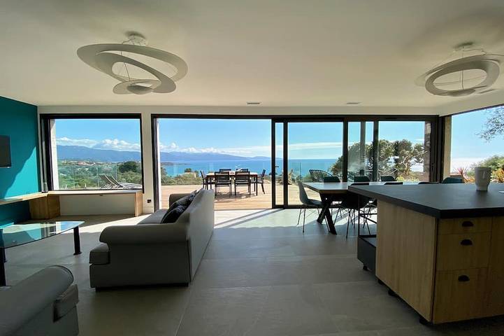 Location de vacances pour 11 personnes, avec jardin et terrasse à Coggia