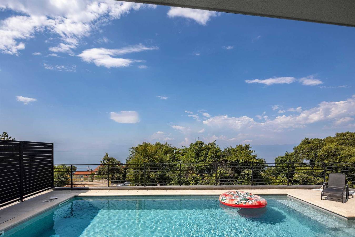 Villa voor 8 personen met terras in Vrh Martinscice, Primorje-Gorski Kotar
